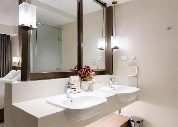 Apartment Unit 2707 King Bed The Residences At Novotel, Acqua Private Residences *